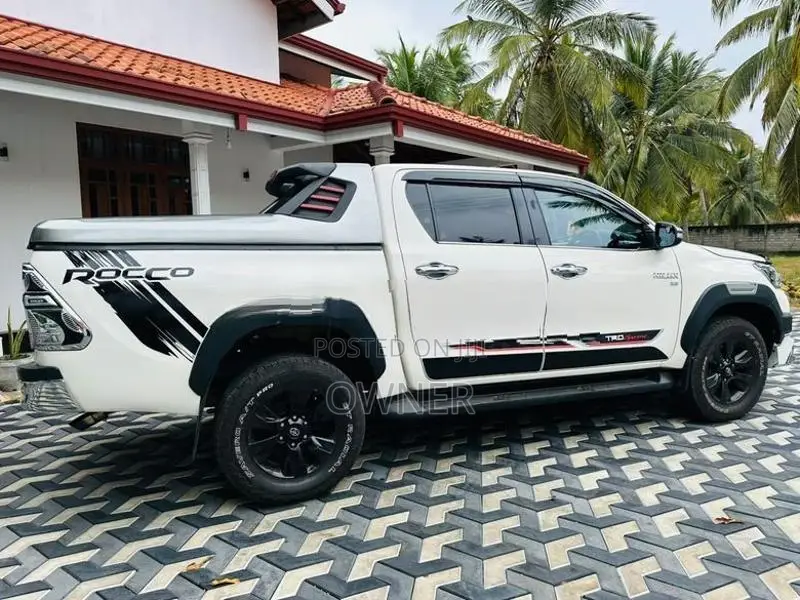 Toyota Hilux Revo 4WD 2016
