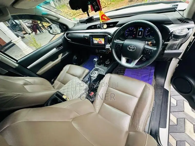 Toyota Hilux Revo 4WD 2016
