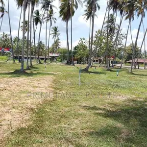 පැල්ලන්දෙණිය හන්දියෙන්ම ඉඩම්