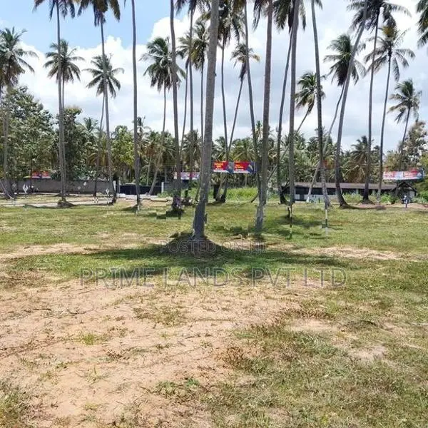 පැල්ලන්දෙණිය හන්දියෙන්ම ඉඩම්