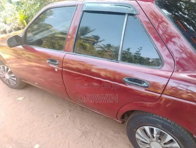 Nissan Sunny 1992