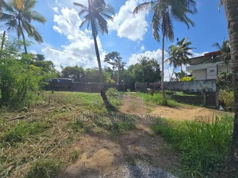 13.10 Perch Residence Land For Sale Koswatta