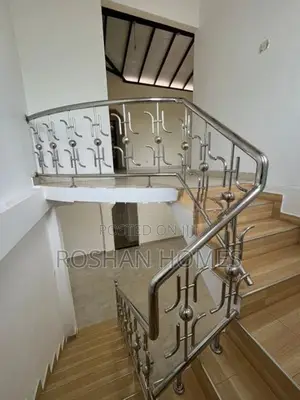 Two-Story House for Sale in Peralanda