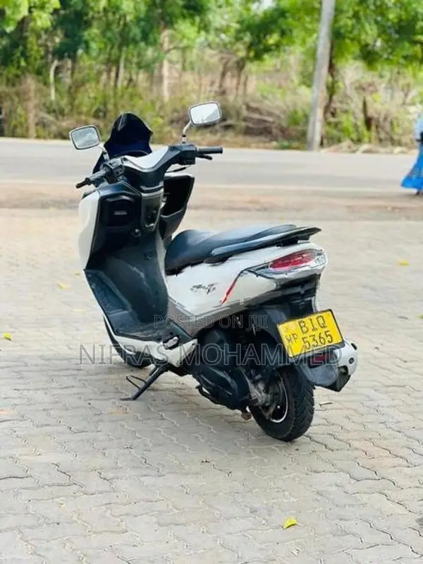 Suzuki Burgman 125 2020