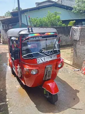 Bajaj RE 2012