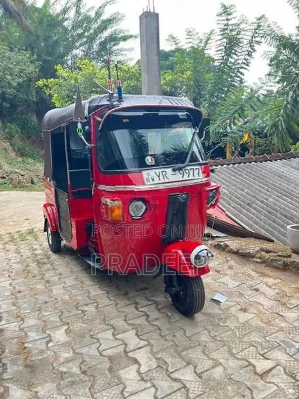 Bajaj RE 2011