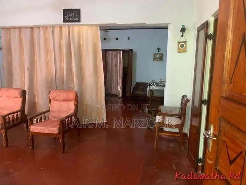 DEHIWALA KADAWATHA RD 7.49 P 3BR & 1BATH UNFURNISHED HOUSE W/LAND SALE