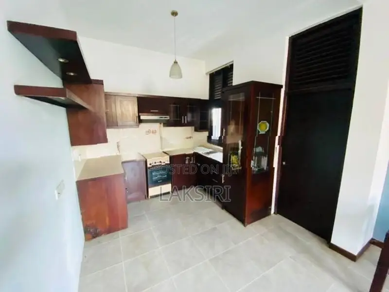 Luxury 03 Story Modern House Sale Nawinna Udahamulla