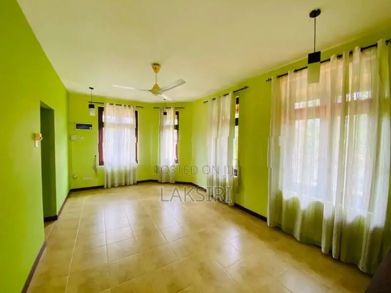 Luxury 03 Story Modern House Sale Nawinna Udahamulla
