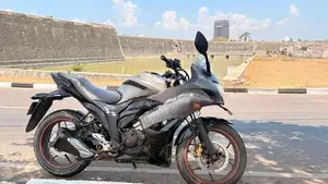 Suzuki Gixxer SF 2017