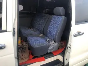 Toyota Noah 2006