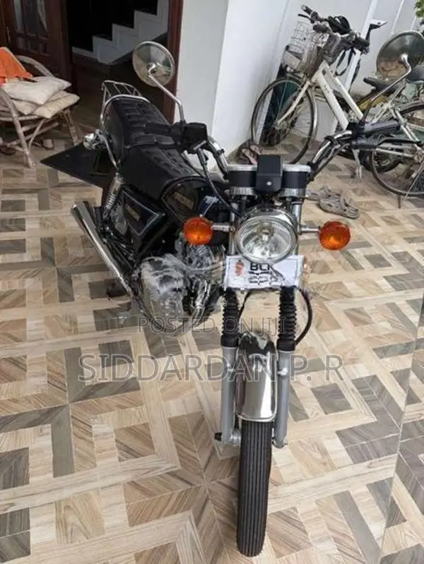 Suzuki GN 125 2025