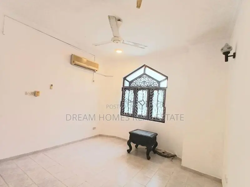 Spacious 3-Bedroom House for Rent – Dehiwala