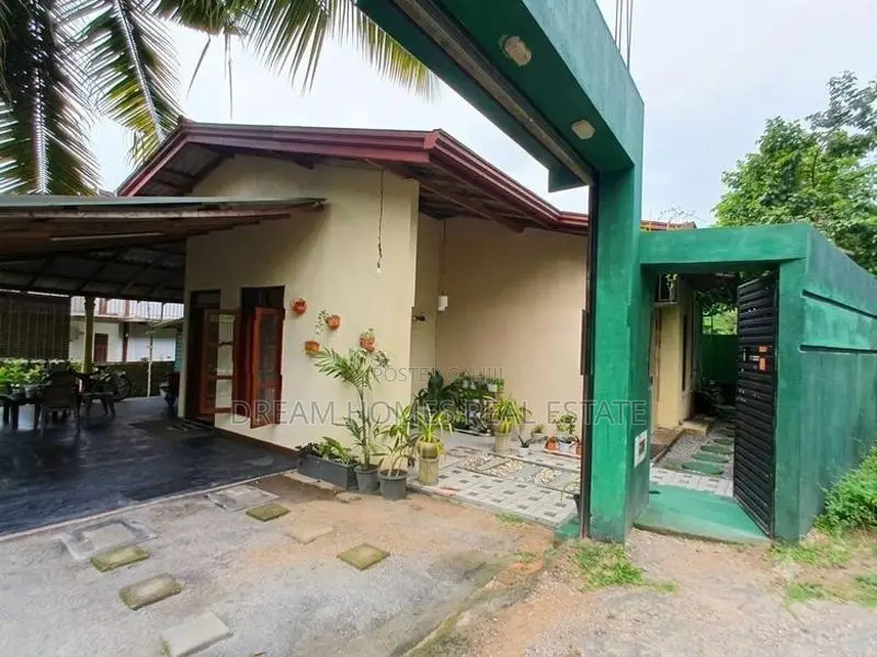 4-Bedroom House with 15 Perches of Land for Sale – Kahathuduwa