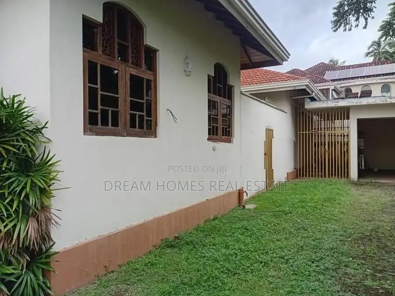 Large 7-Bedroom Commercial House for Long-Term Lease – Negombo