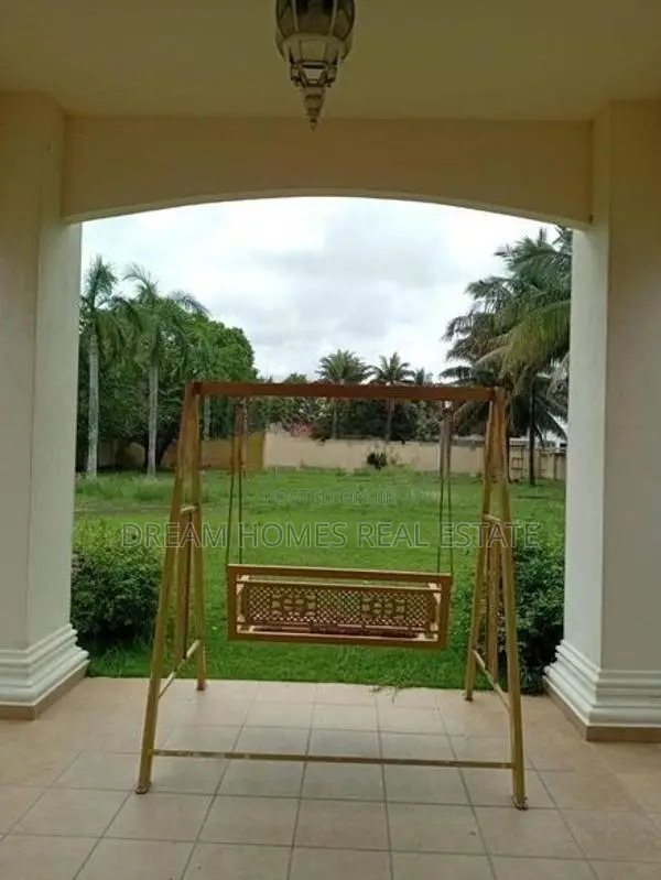 Large 7-Bedroom Commercial House for Long-Term Lease – Negombo