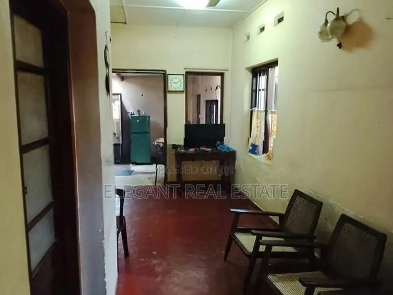 03 Bedroom Unfurnished House for Sale In Colombo 04 (A6674)