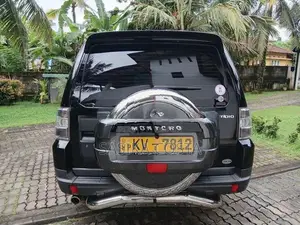 Mitsubishi Montero 2013