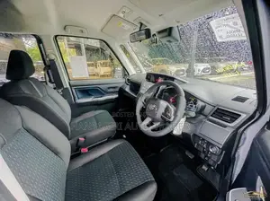 Toyota Roomy Custom G 2025