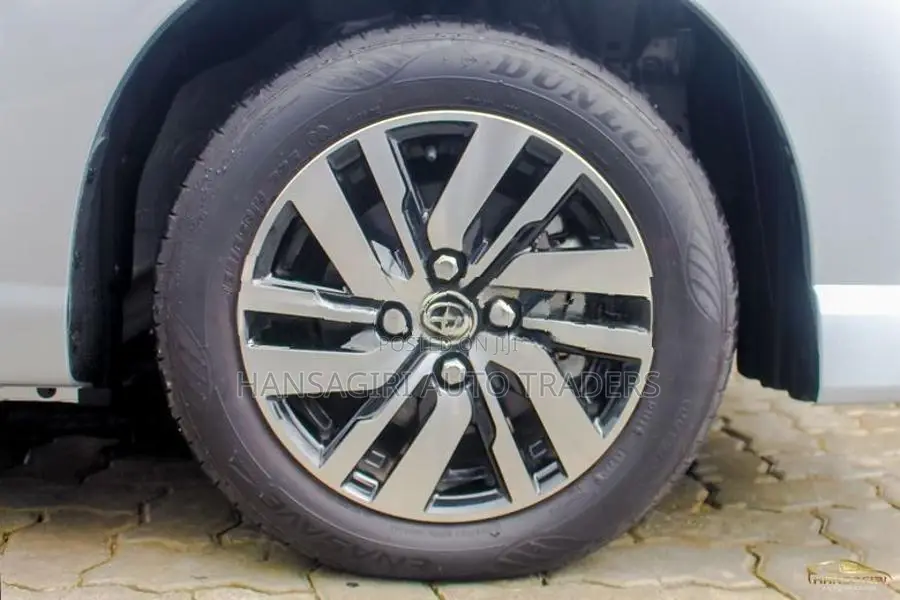 Toyota Roomy Custom G 2025