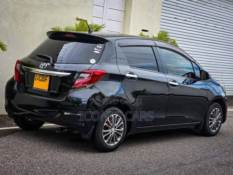 Toyota Vitz LED 2016