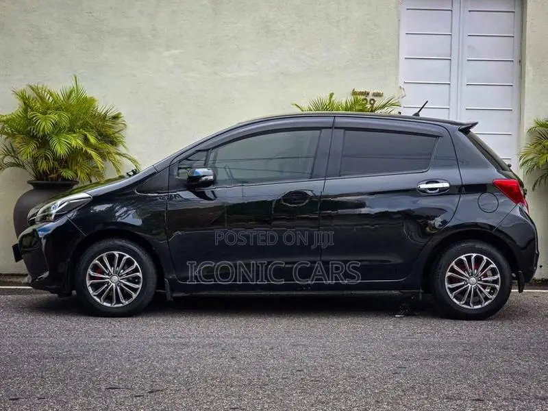 Toyota Vitz LED 2016