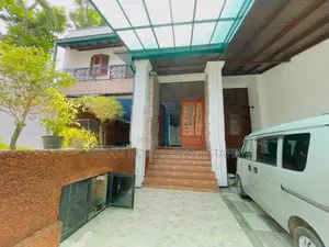 4 Bedroom Luxury House with Pool – Battaramulla