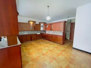 4 Bedroom Luxury House with Pool – Battaramulla