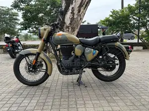Royal Enfield Classic 350 Commando Sand 2026