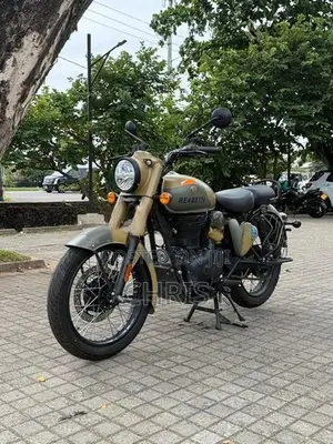 Royal Enfield Classic 350 Commando Sand 2026
