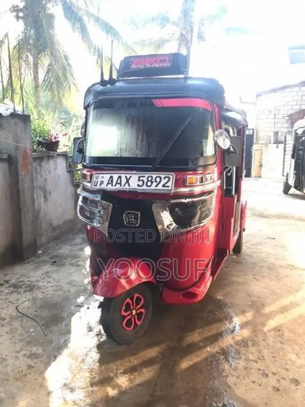 Bajaj RE 2015