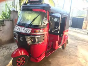 Bajaj RE 2015