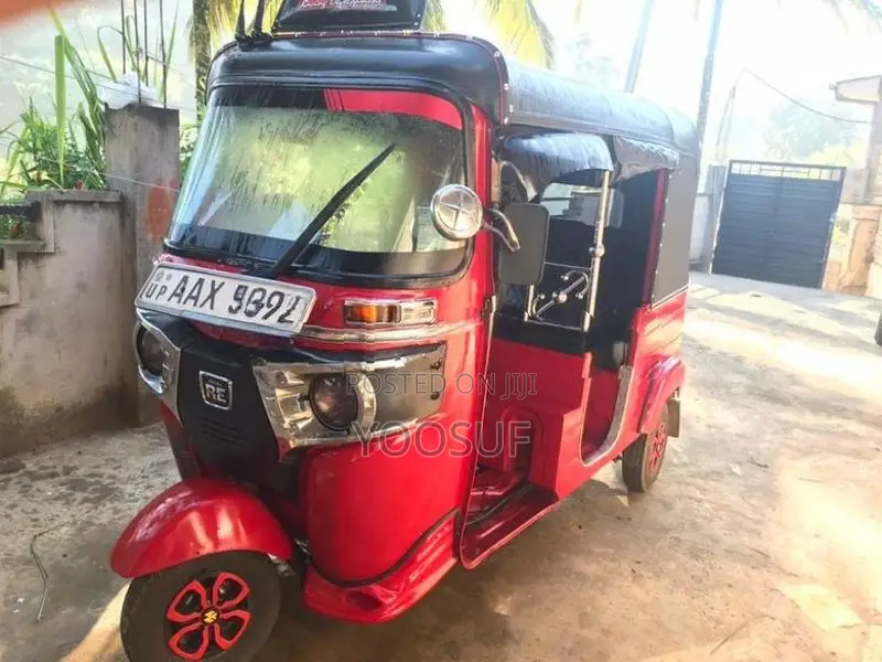 Bajaj RE 2015