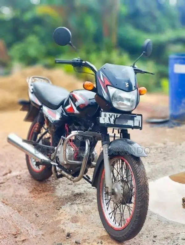 Bajaj CT100 2013