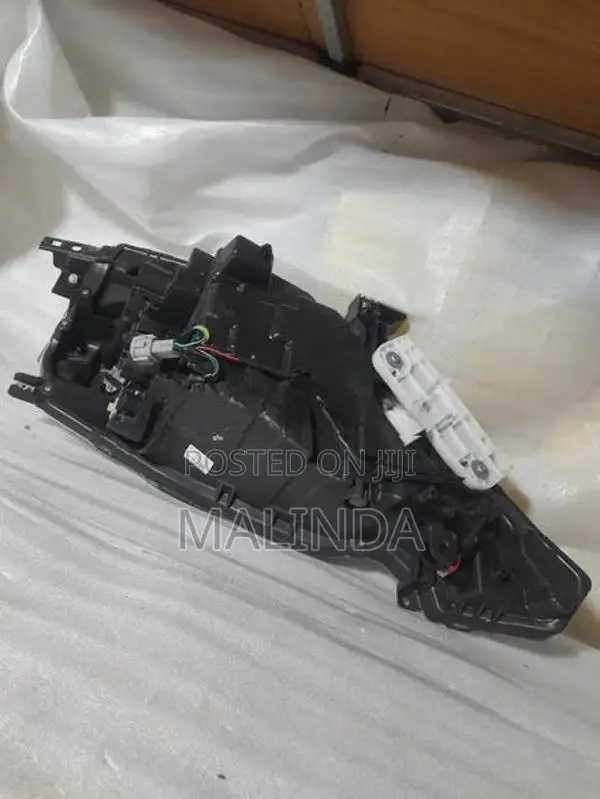 Nissan Leaf (AZE0) LH/RH Head Light - Reconditioned