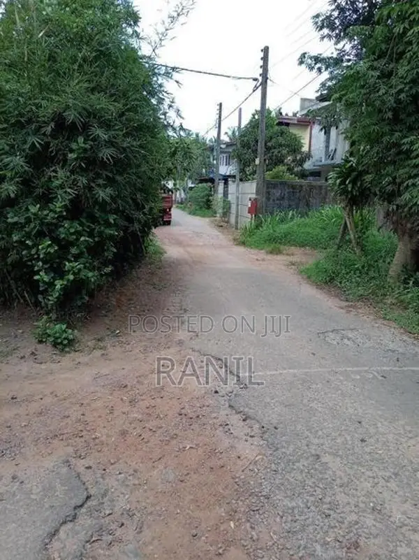 House with Land for Sale මීගොඩ