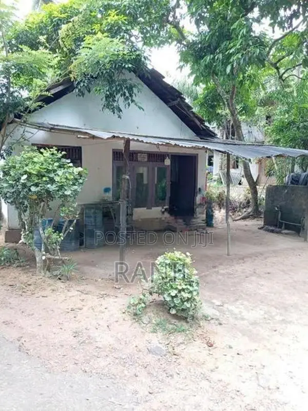 House with Land for Sale මීගොඩ