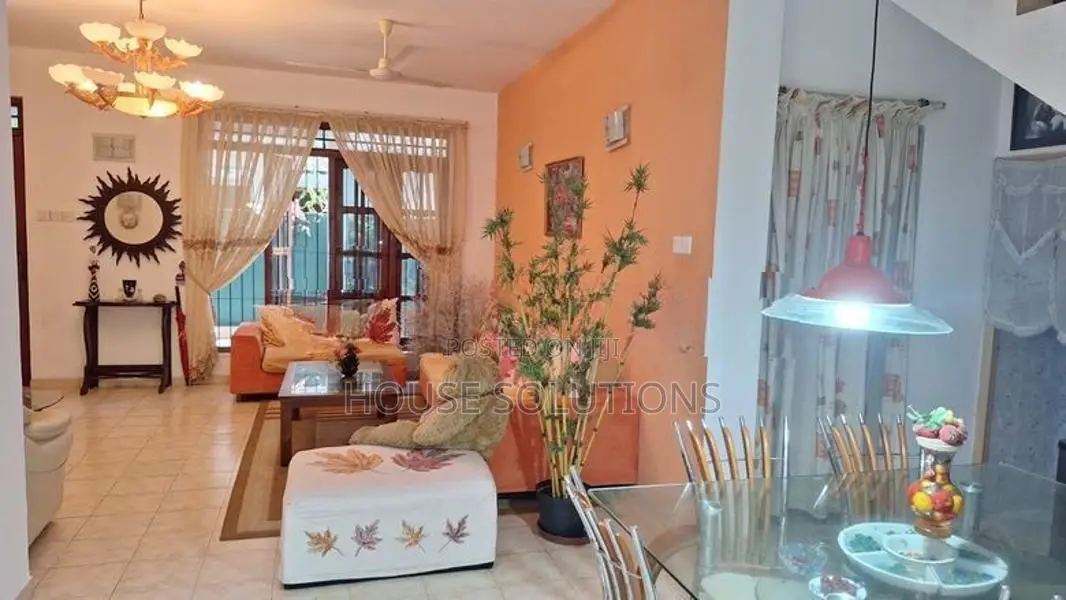 Mt Lavinia House for Sale in Beautiful Sirimal Uyana