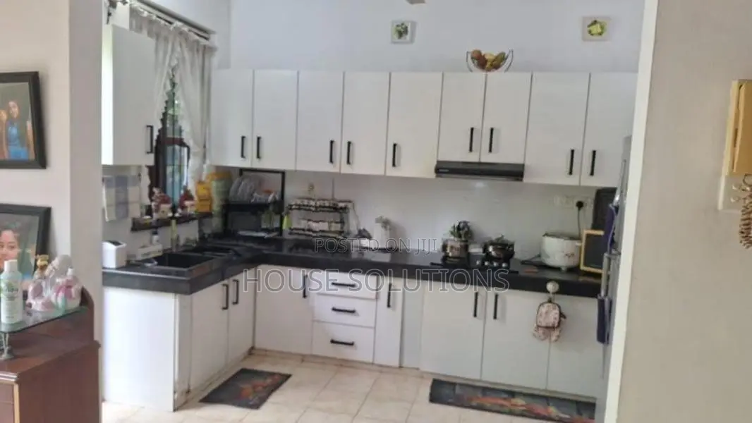Mt Lavinia House for Sale in Beautiful Sirimal Uyana
