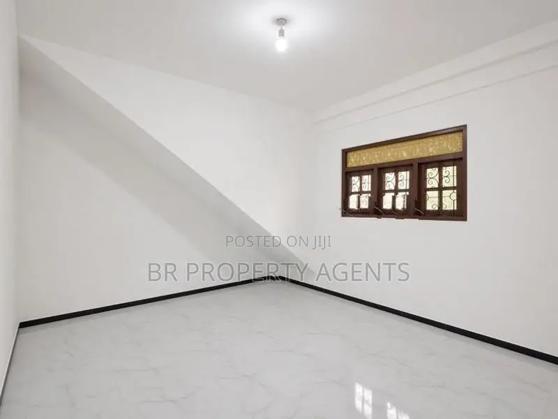 Single Storey House for Sale in Wellampitiya