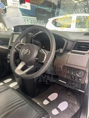 Toyota Roomy G grade 2023