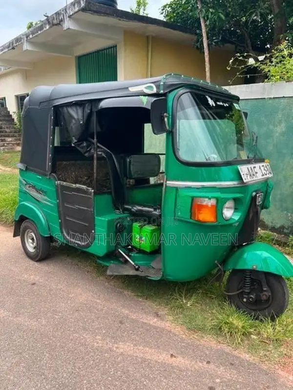 Bajaj RE 2013