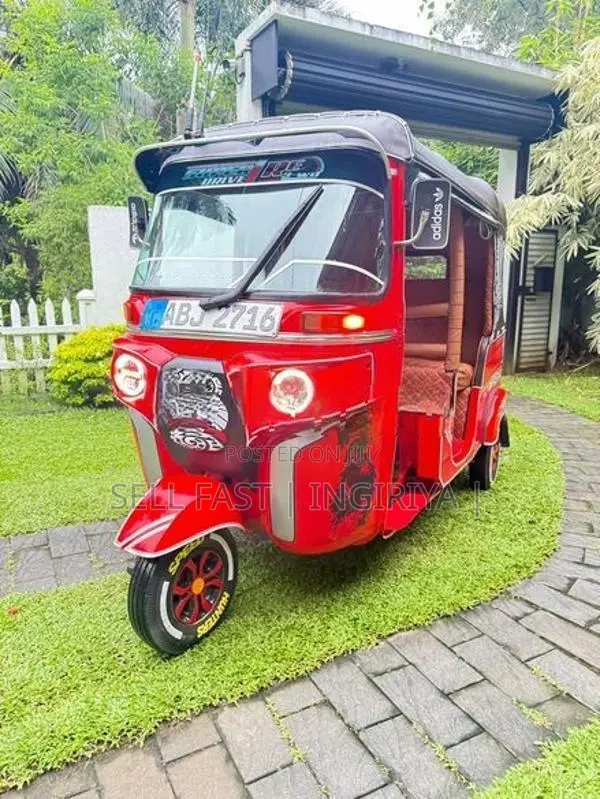 Bajaj RE Three Wheeler 2015