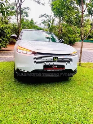 Honda Vezel Z Play Moon Roof 2026