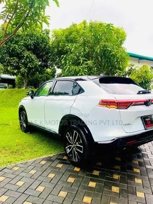 Honda Vezel Z Play Moon Roof 2026