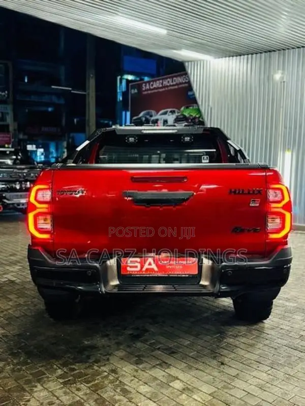 Toyota Hilux GR Sport 2025
