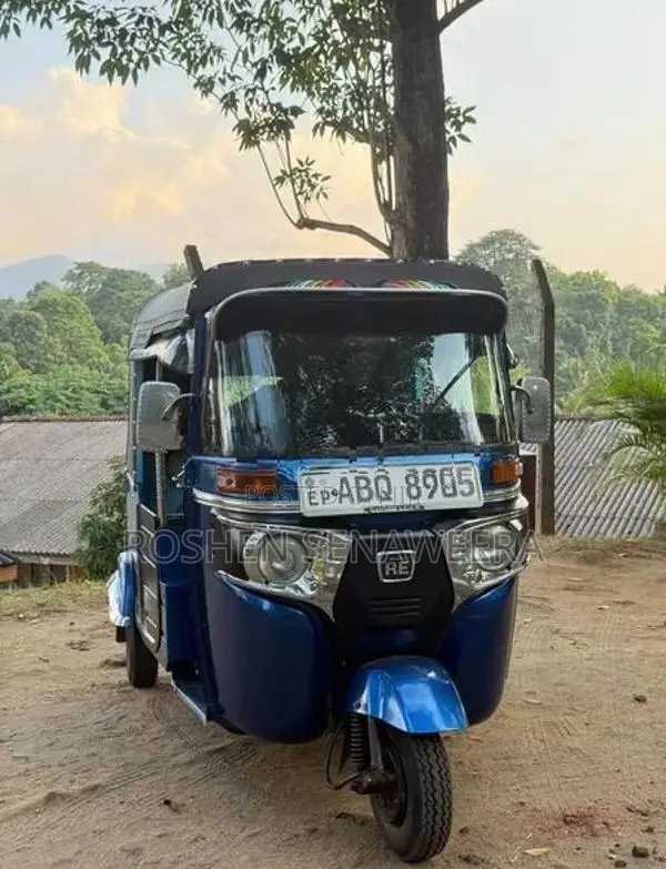 Bajaj RE 2017