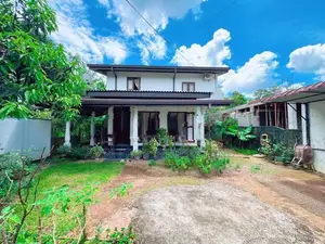 Almost new 3 Bedrooms House for sale in Homagama Thalagala