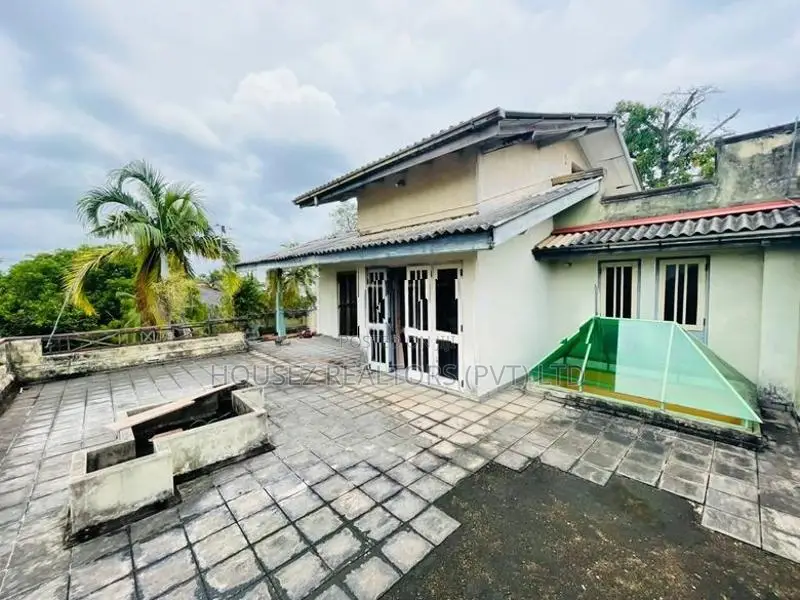 Valuable 2 Houses for Sale – Heart of Kohuwala