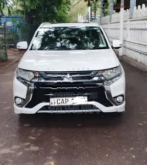 Mitsubishi Outlander 2016